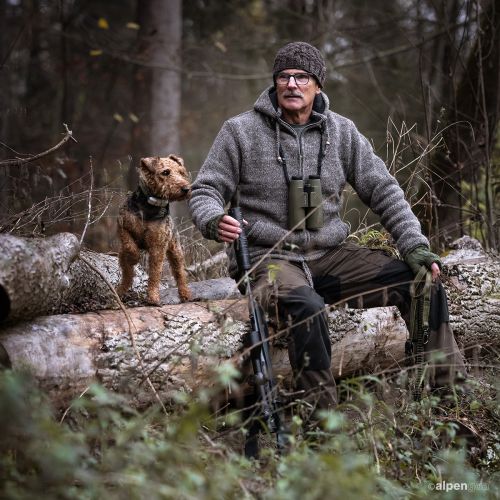 Wolljacke Max Jäger mit Hund